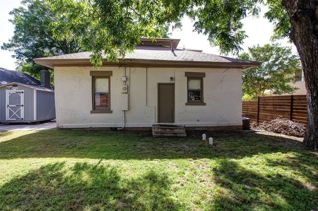 1601 S Henderson Street, Fort Worth, TX 76104