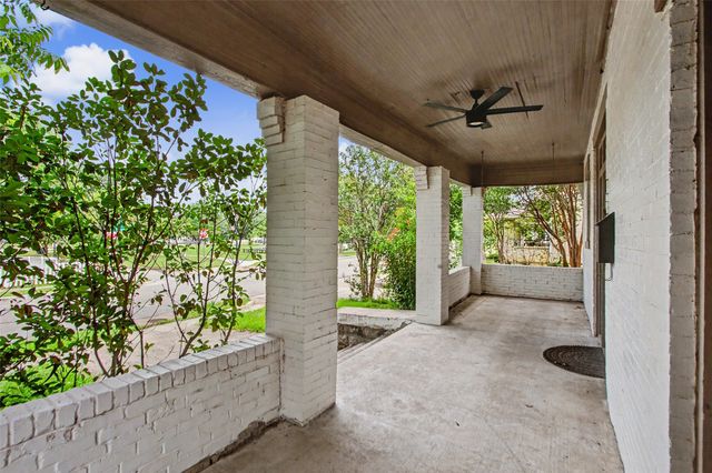 1601 S Henderson Street, Fort Worth, TX 76104