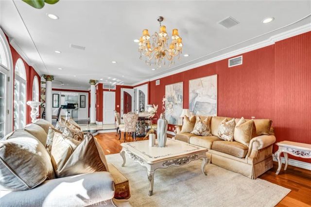 2290 Lombardy, San Marino, CA 91108