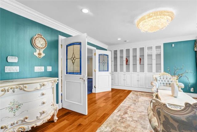 2290 Lombardy, San Marino, CA 91108