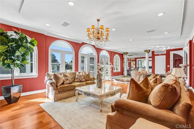 2290 Lombardy, San Marino, CA 91108