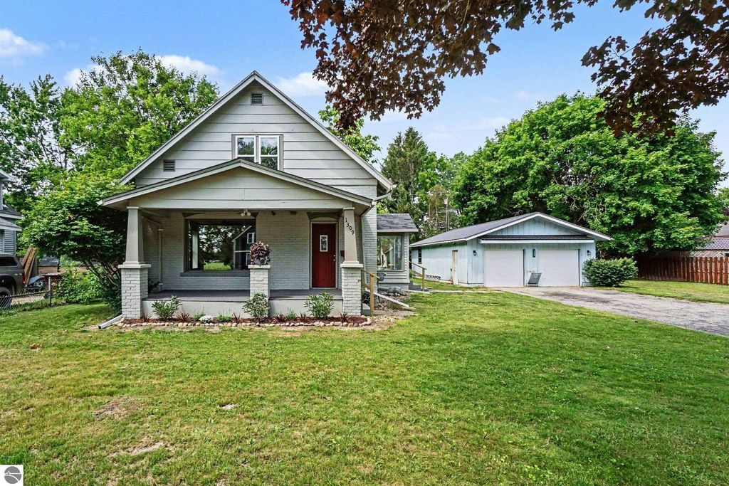 Image 1 of property listing at 1309 Rosedale Street, Alma, MI 48801