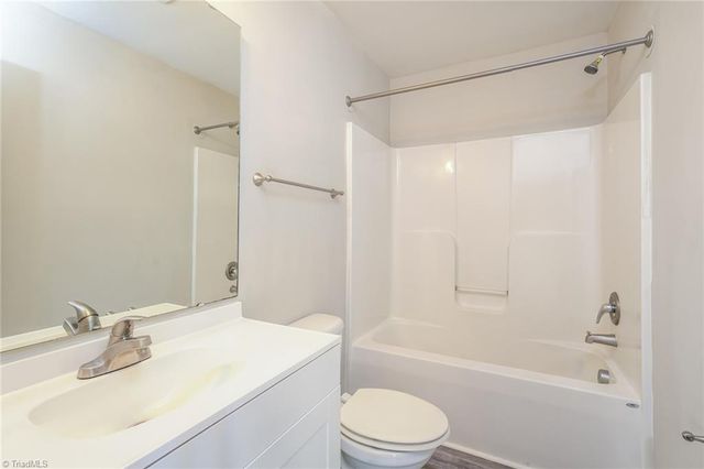 1679 Parkside Meadow Drive, Winston-salem, NC 27127