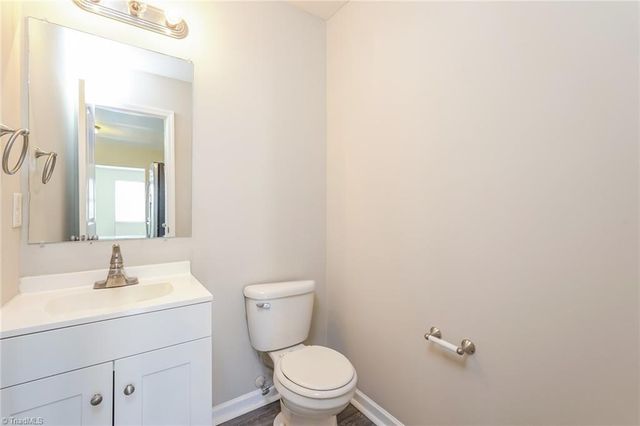 1679 Parkside Meadow Drive, Winston-salem, NC 27127