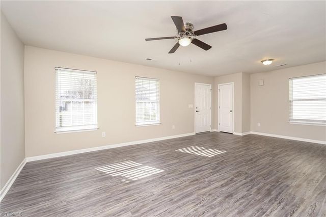 1679 Parkside Meadow Drive, Winston-salem, NC 27127