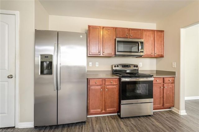 1679 Parkside Meadow Drive, Winston-salem, NC 27127