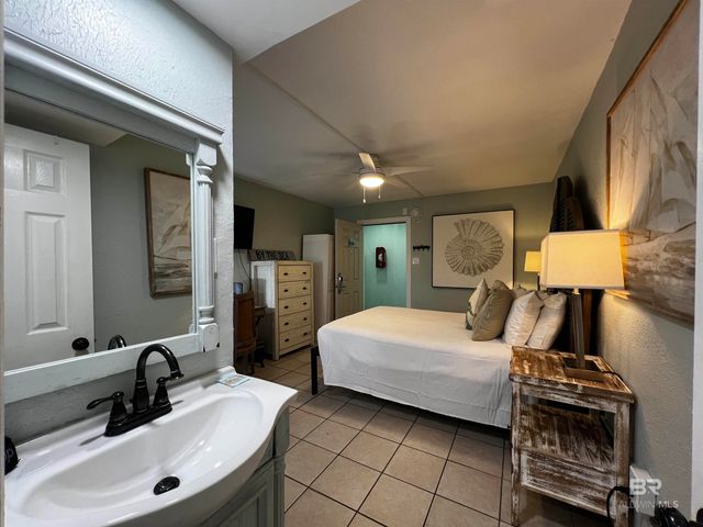 200 E Beach Boulevard 310, Gulf Shores, AL 36542