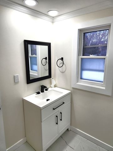 41 Bridgeport Street, Worcester, MA 01604