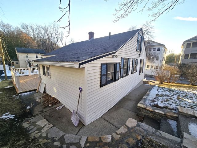 41 Bridgeport Street, Worcester, MA 01604