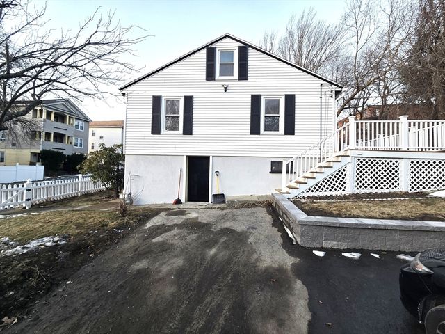 41 Bridgeport Street, Worcester, MA 01604