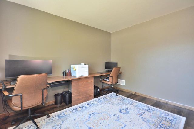 1525 Whitewater DRIVE, West Bend, WI 53095