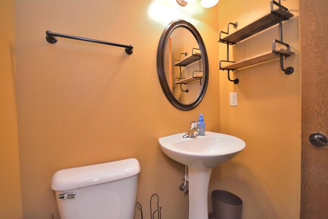 1525 Whitewater DRIVE, West Bend, WI 53095