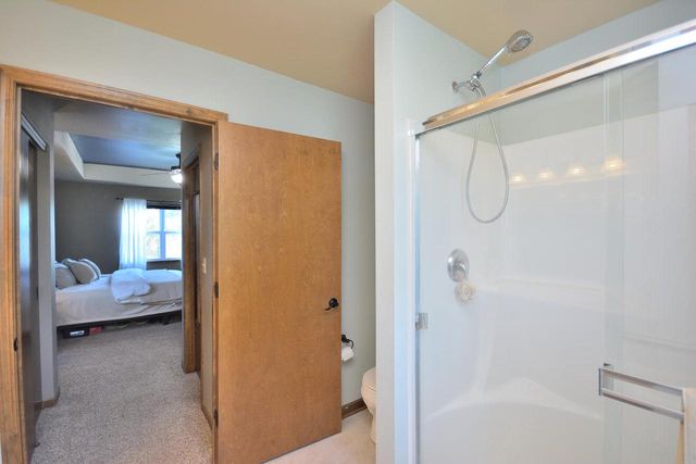 1525 Whitewater DRIVE, West Bend, WI 53095
