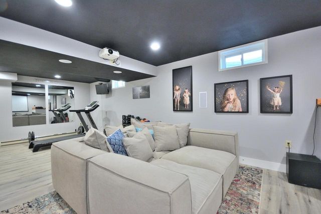 1525 Whitewater DRIVE, West Bend, WI 53095