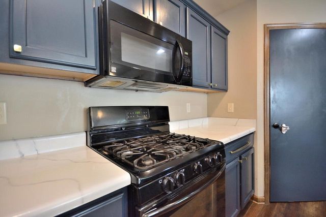 1525 Whitewater DRIVE, West Bend, WI 53095