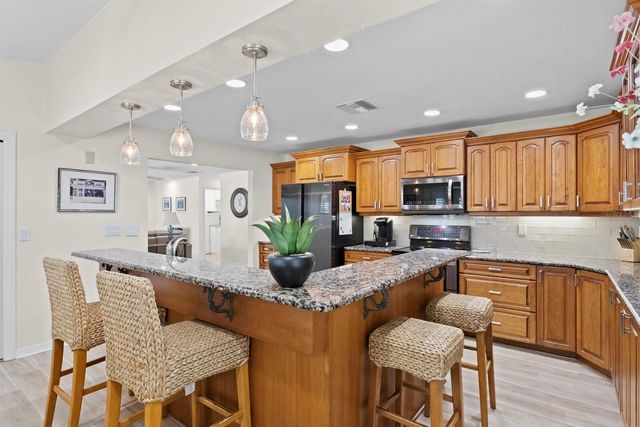 1107 GLENN LANE, Safety Harbor, FL 34695