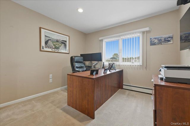 19 Keswick Lane, Plainview, NY 11803