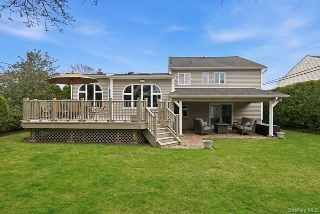 19 Keswick Lane, Plainview, NY 11803