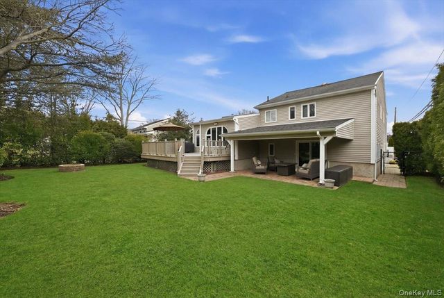 19 Keswick Lane, Plainview, NY 11803