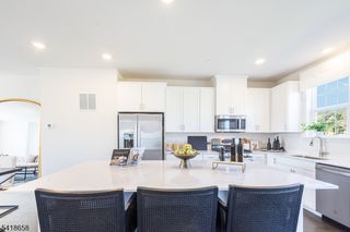 79 Eastwood Ter, East Hanover Twp., NJ 07936