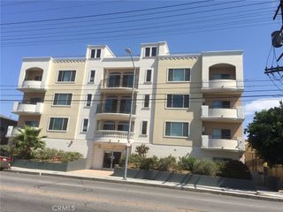 15435 Vanowen, Los Angeles, CA 91406