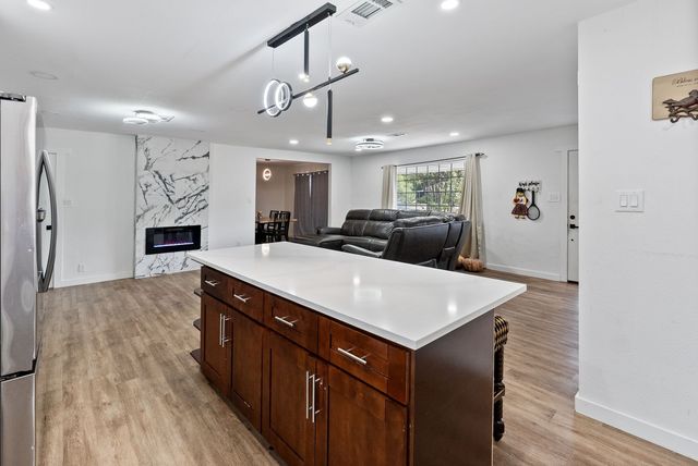 10 Beverly Court, Bedford, TX 76022