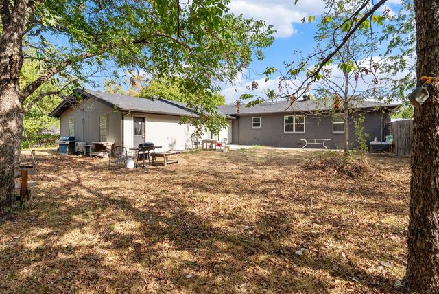 10 Beverly Court, Bedford, TX 76022