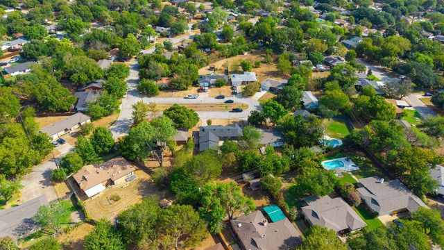 10 Beverly Court, Bedford, TX 76022