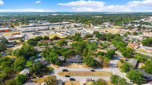 10 Beverly Court, Bedford, TX 76022