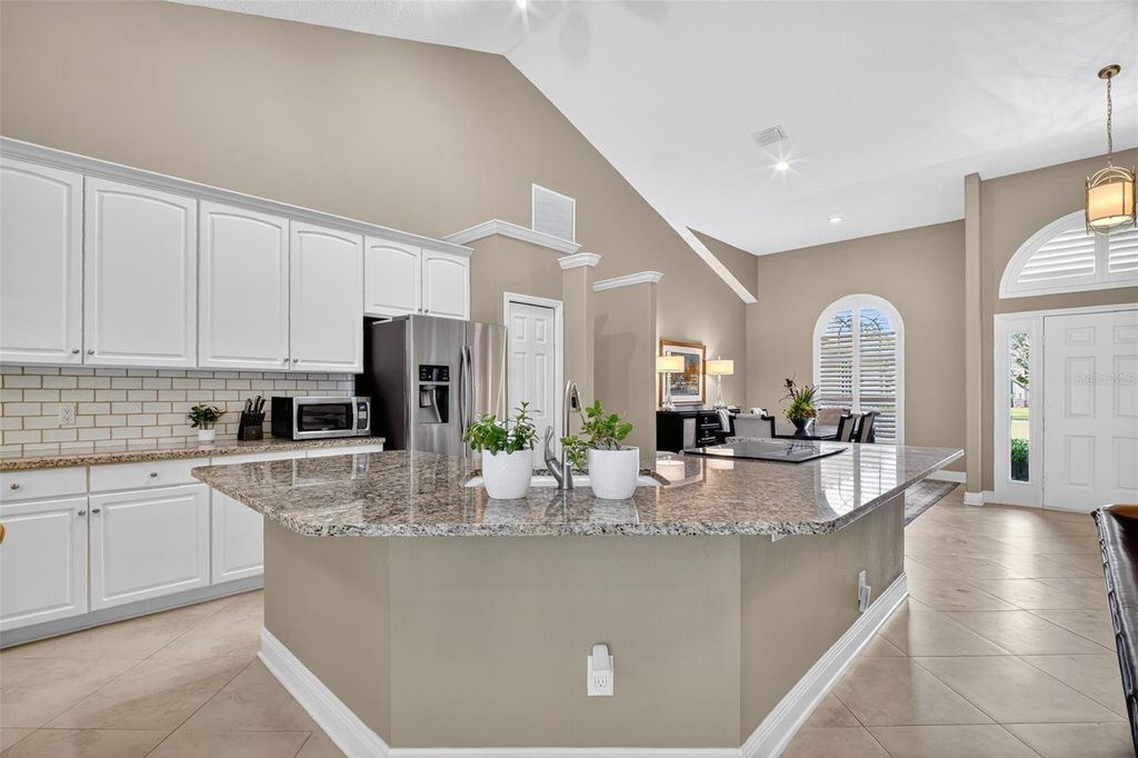 Image 12 of property listing at 19147 PARK PLACE BOULEVARD, Eustis, FL 32736