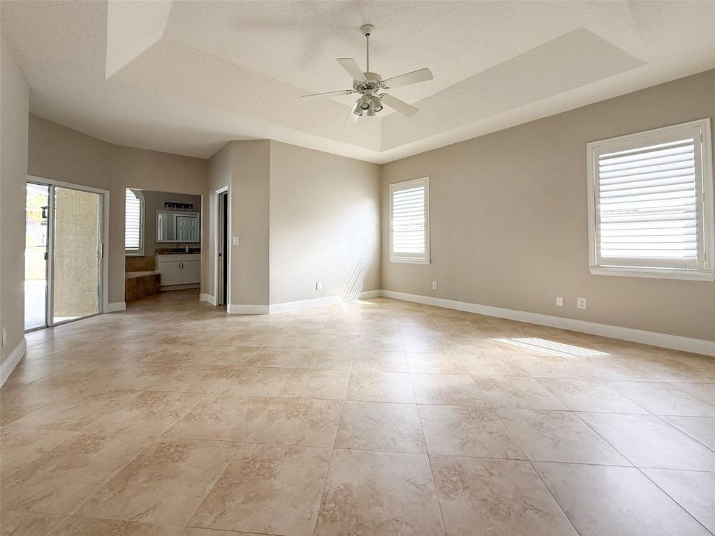 Image 19 of property listing at 19147 PARK PLACE BOULEVARD, Eustis, FL 32736