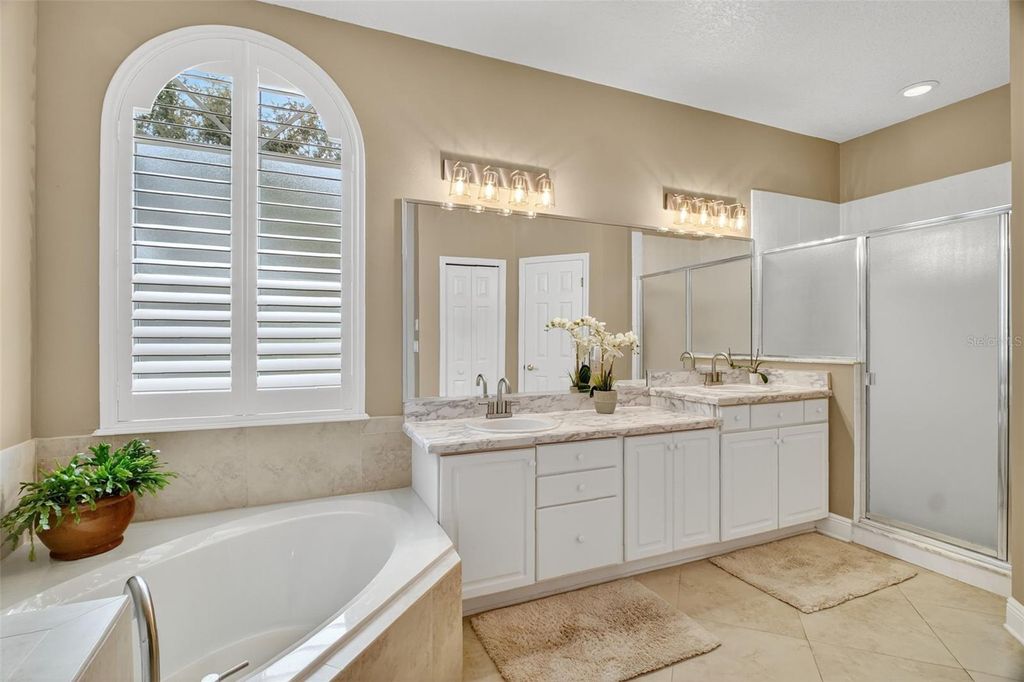 Image 23 of property listing at 19147 PARK PLACE BOULEVARD, Eustis, FL 32736