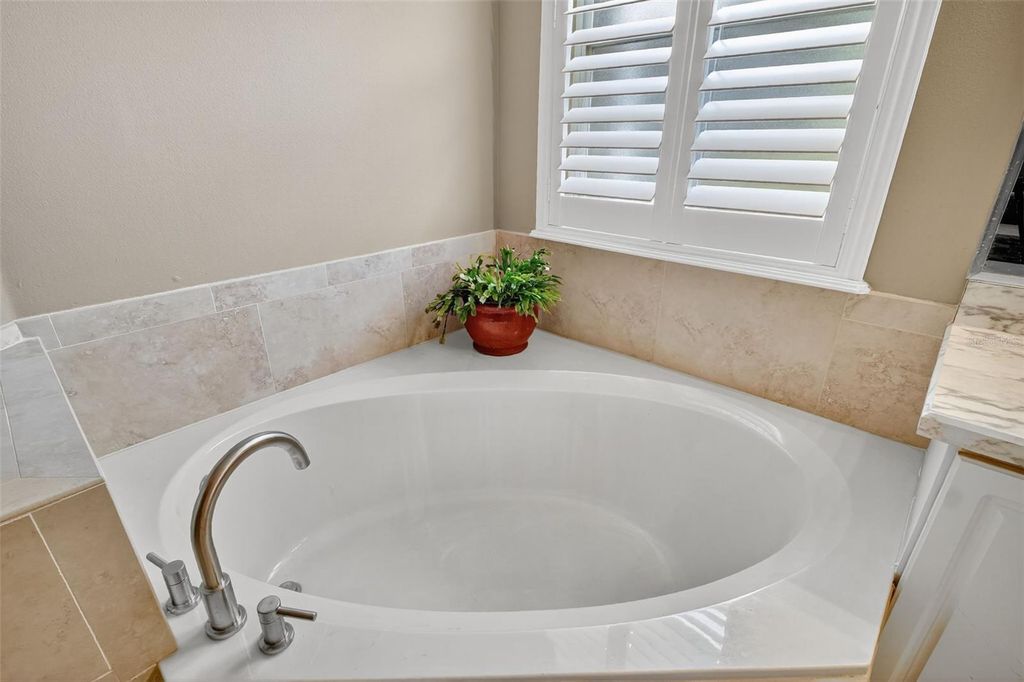 Image 27 of property listing at 19147 PARK PLACE BOULEVARD, Eustis, FL 32736