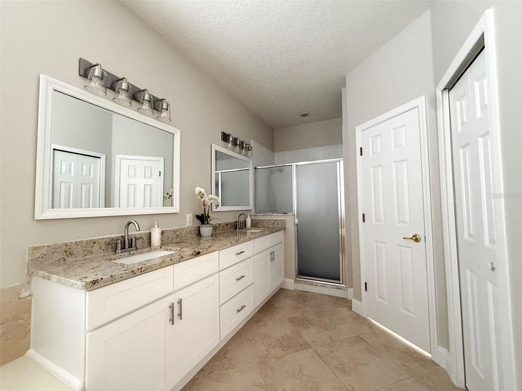 Image 28 of property listing at 19147 PARK PLACE BOULEVARD, Eustis, FL 32736