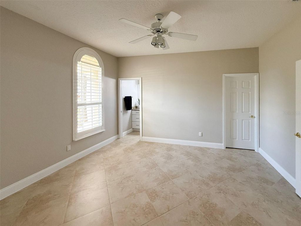 Image 30 of property listing at 19147 PARK PLACE BOULEVARD, Eustis, FL 32736