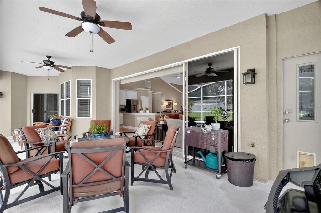 Image 37 of property listing at 19147 PARK PLACE BOULEVARD, Eustis, FL 32736