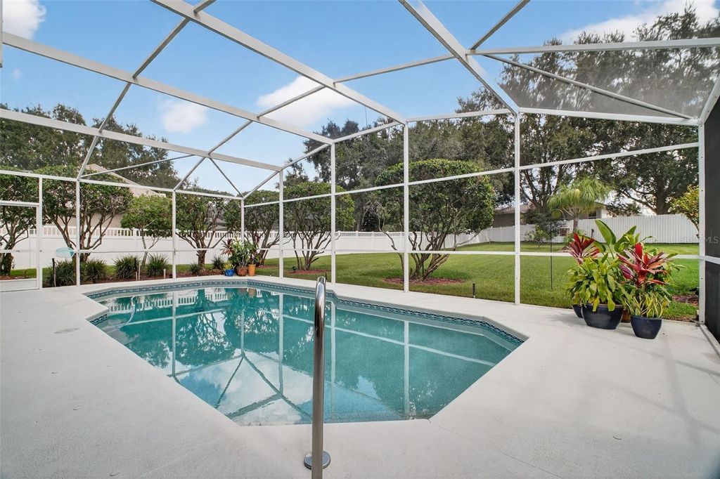 Image 39 of property listing at 19147 PARK PLACE BOULEVARD, Eustis, FL 32736