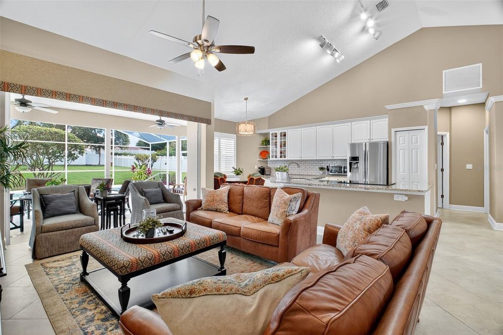 Image 5 of property listing at 19147 PARK PLACE BOULEVARD, Eustis, FL 32736