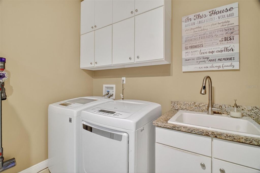 Image 43 of property listing at 19147 PARK PLACE BOULEVARD, Eustis, FL 32736