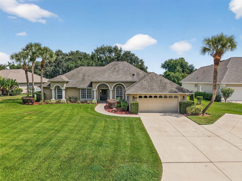 Image 49 of property listing at 19147 PARK PLACE BOULEVARD, Eustis, FL 32736