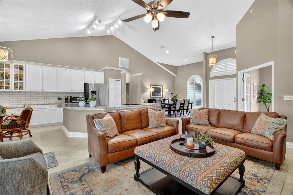 Image 6 of property listing at 19147 PARK PLACE BOULEVARD, Eustis, FL 32736