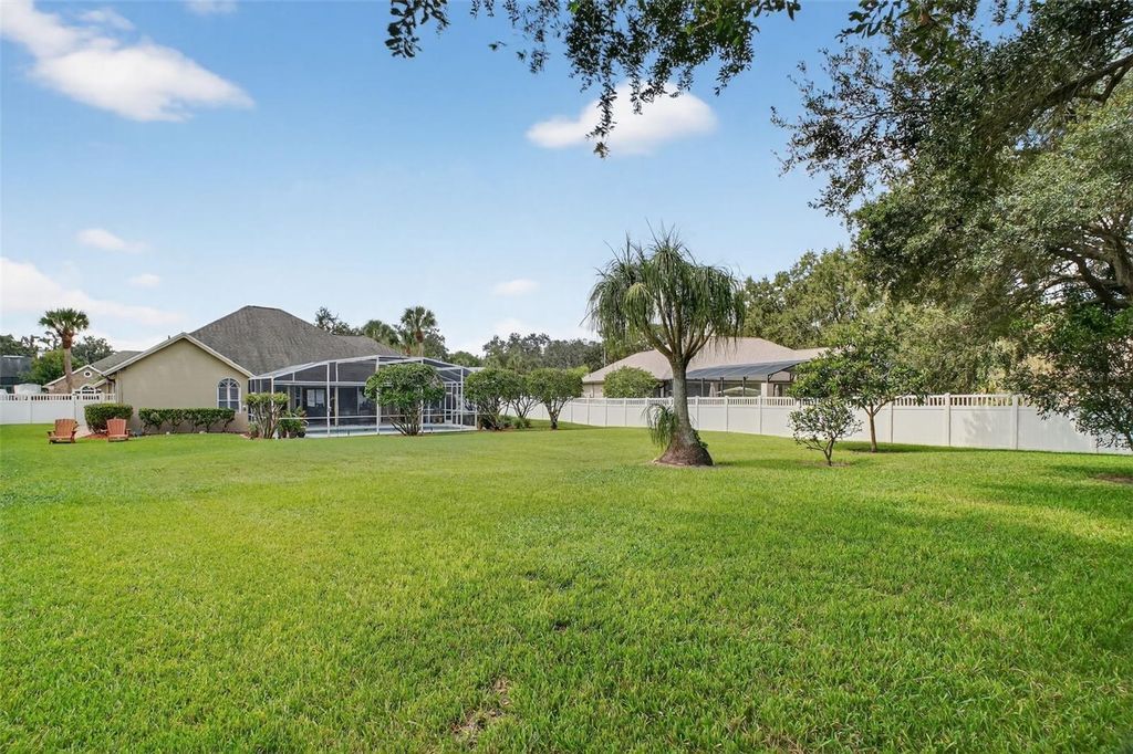 Image 55 of property listing at 19147 PARK PLACE BOULEVARD, Eustis, FL 32736