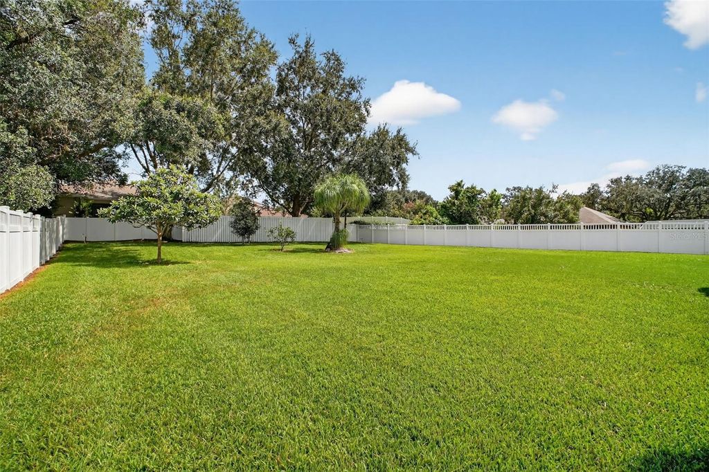 Image 56 of property listing at 19147 PARK PLACE BOULEVARD, Eustis, FL 32736