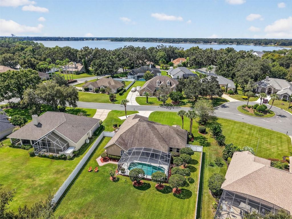 Image 57 of property listing at 19147 PARK PLACE BOULEVARD, Eustis, FL 32736