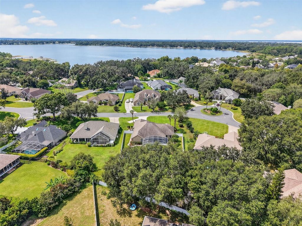 Image 58 of property listing at 19147 PARK PLACE BOULEVARD, Eustis, FL 32736