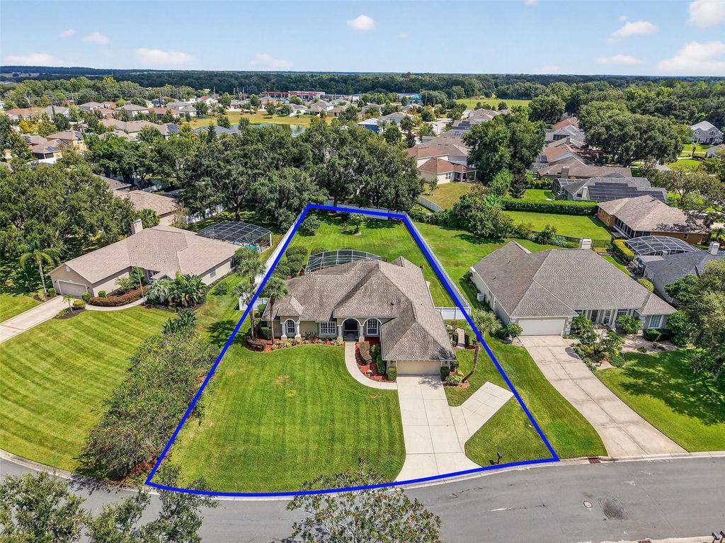 Image 59 of property listing at 19147 PARK PLACE BOULEVARD, Eustis, FL 32736