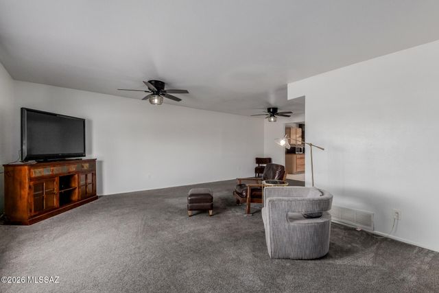 8808 E Wallen Ridge Drive, Tucson, AZ 85710