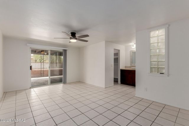 8808 E Wallen Ridge Drive, Tucson, AZ 85710