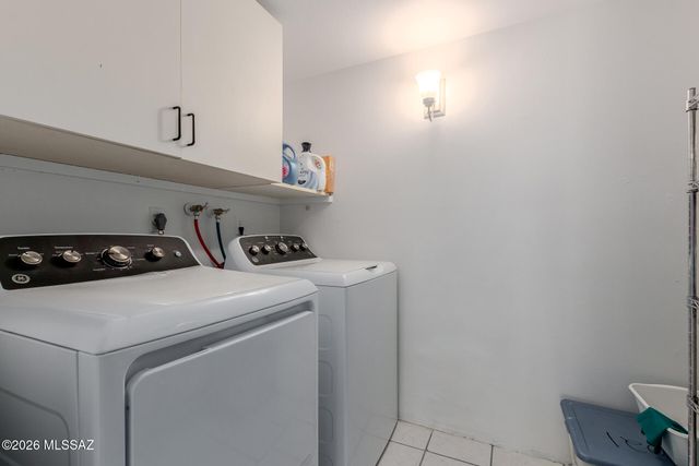 8808 E Wallen Ridge Drive, Tucson, AZ 85710