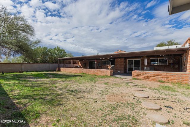 8808 E Wallen Ridge Drive, Tucson, AZ 85710